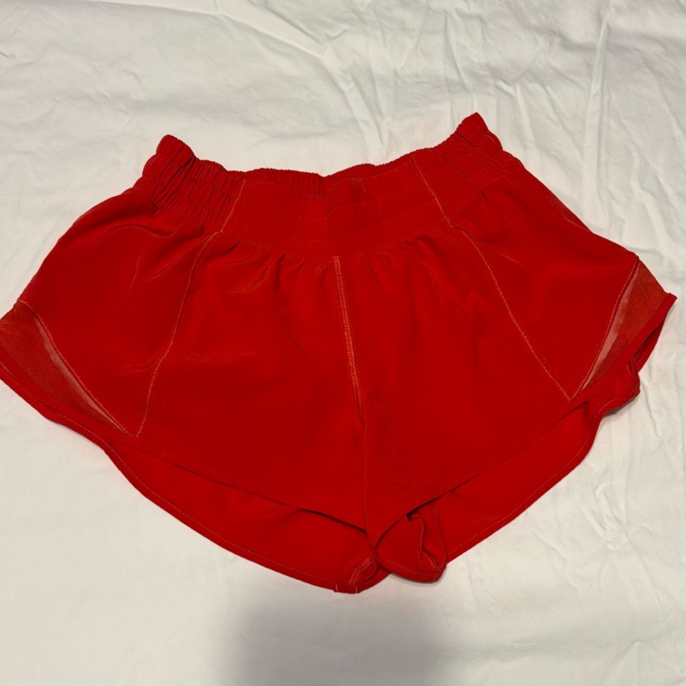 Lululemon hotty hot 2.5” size 4